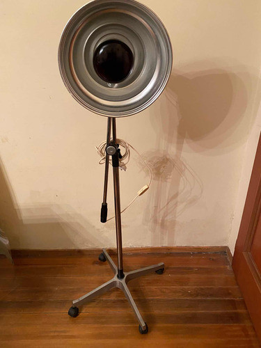 Lámpara Infrarroja Con Pantalla Y Base Rodante, Regulable 0