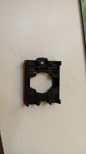 Adaptador De Fijación Frontal P/contac. Aux. Moeller - Stg 0