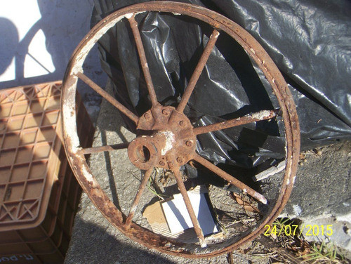 Rueda Carretilla Antigua En Buen Estado 0