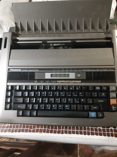 Maquina De Escribir Electronica Marca Panasonic R540 0