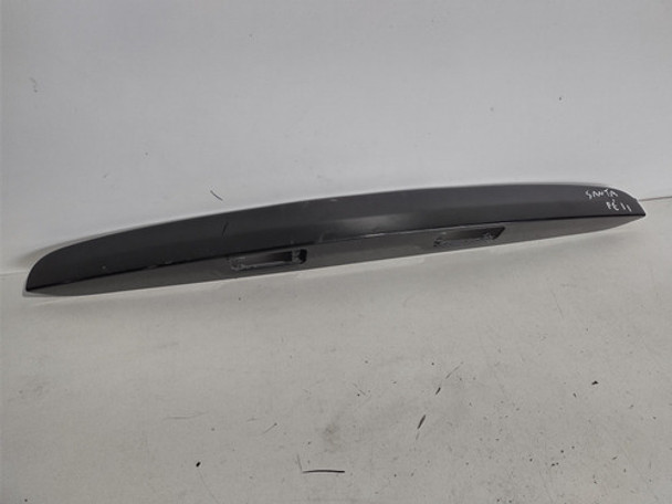 Friso Tampa Traseira Hyundai Santa Fé 2011/2013 Com Detalhe 0 Friso Tampa Traseira Hyundai Santa Fé 2011/2013 Com Detalhe 0