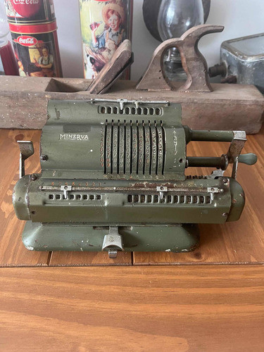 Calculadora Antígua Minerva 0