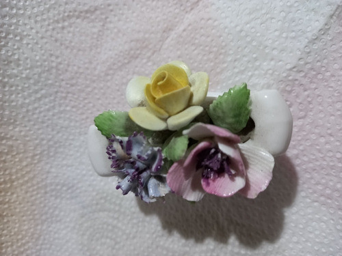 Canasta De Rosas Royal Doulton Porcelana Miniatura 0