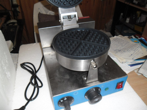 Wafflera Comercial Eléctrica Diámetro 18 Cms Con Termostato 0