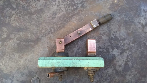 Interruptor De Cobre Muy Antiguo Funcionando 0