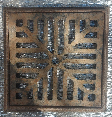 Antigua Rejilla De Hierro Con Marco. Muy Buen Estado General 0