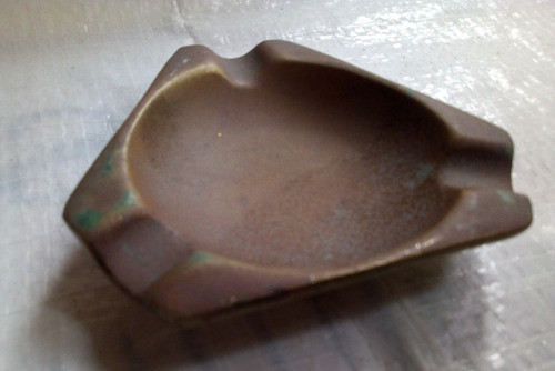 Antiguo Cenicero Bronce Triangular Retro Vintage Usado 0