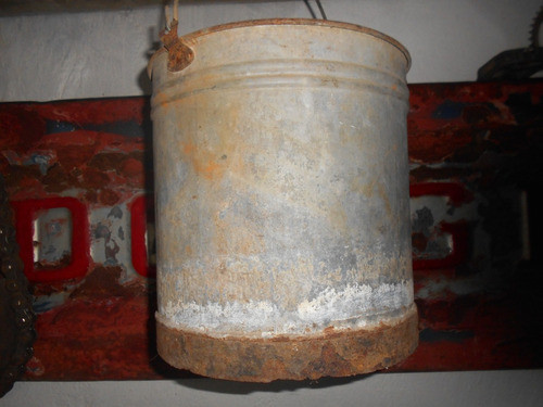 Antiguo Duchero De Hojalata 0