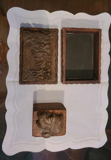 Cenicero Y Caja Cigarrera; Madera Y Imagen Resina Talladas 0