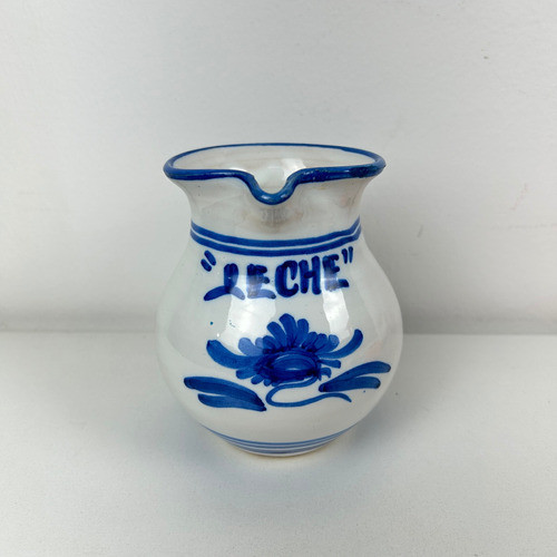 Leiteira Antiga Em Porcelana 0