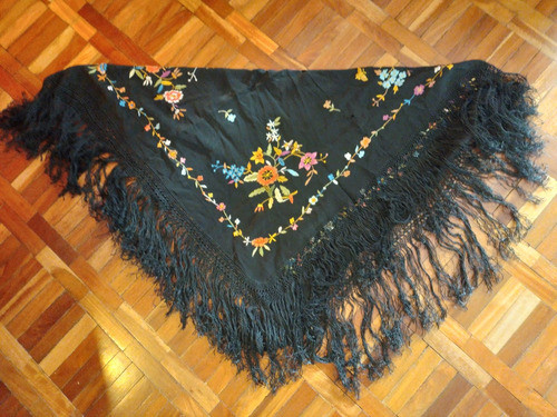 Manton Antiguo De Manila Tamaño Mediano 70cm De Lado España 0