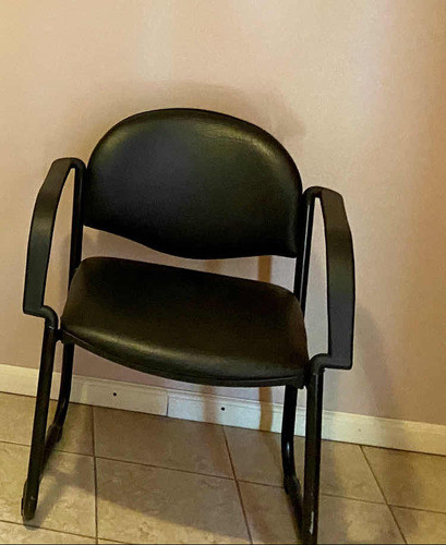 Silla En Cuero, Con Apoya Brazos Sin Ruedas 0