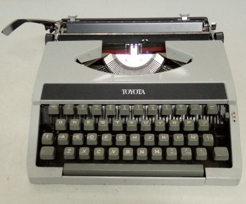 Máquina De Escribir Portátil Toyota + Estuche 0