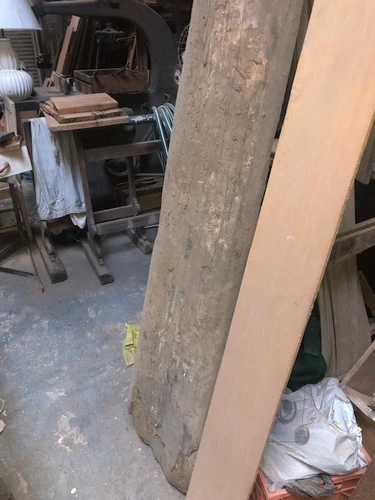 Tablon De Madera Rustico Con Corteza 0