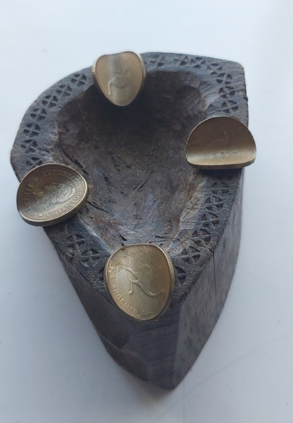 Cenicero Artesanal Antiguo Madera Y Monedas 0