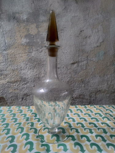 Licores Botella Antigua De Vidrio Labrada 0