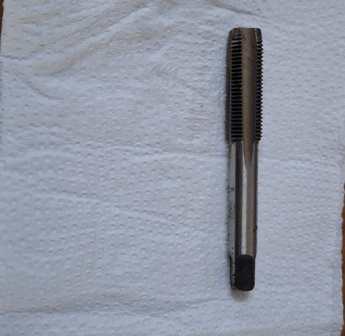 Macho Roscador M10 X 1 . Se Uso 1 Sola Vez. No Entro 0