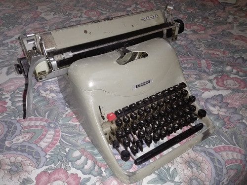 Maquina De Escribir Olivetti 0