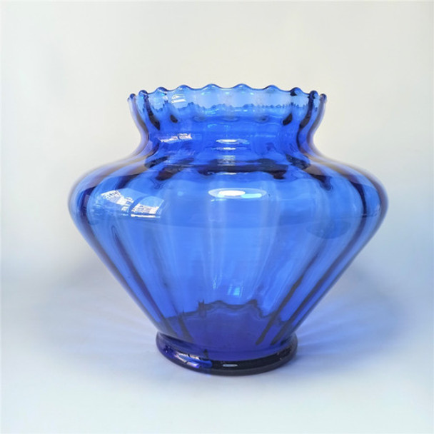 Hermoso Florero Antiguo En Vidrio Azul. 0