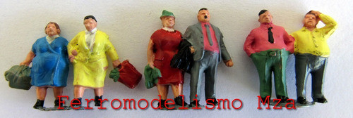 Merten - Set De 6 Personajes Con Sobrepeso - Cód: 2400 0