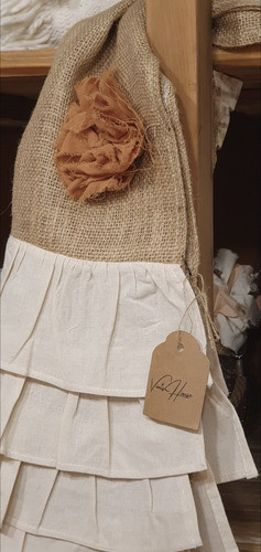 Vints House Te Ofrece. Camino En Arpillera Y Flor. 0