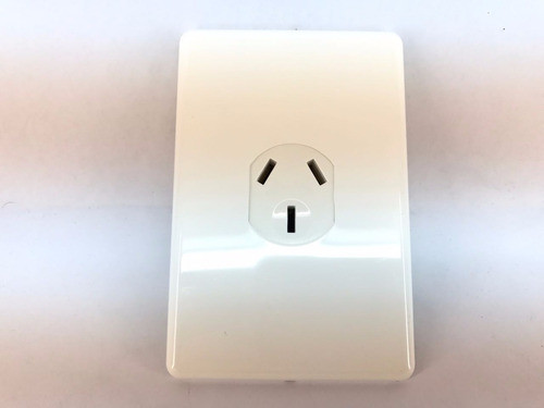 Tapa Tecnova Con Toma 10a 250v Blanca Q 0