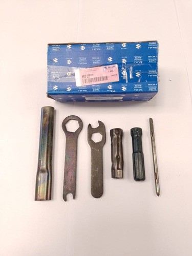 Set Herramientas Bajaj Rouser 135 0