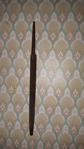 Lima Escofina Triangular Sin Mango 18 Cm De Largo 0