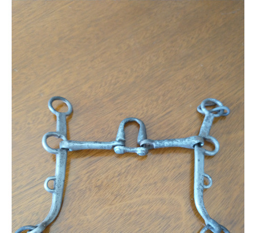 Antiguo Freno Para Caballo De Hierro. 0