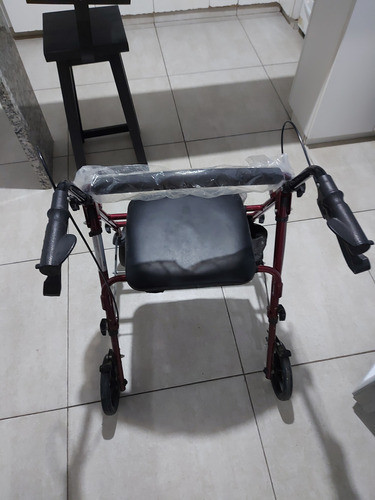 Andador Ortopedico Con Bolso Freno Ruedas Y Asiento 0