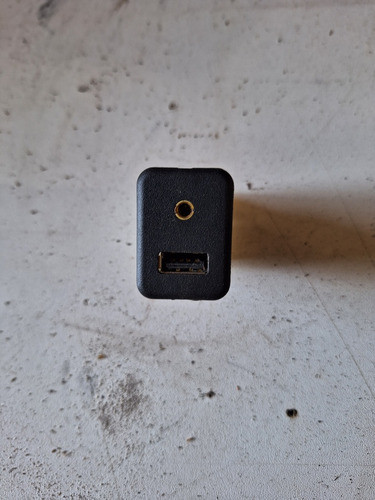 Entrada Usb Auxiliar Prisma 2014 0