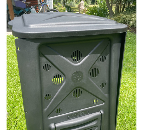 Compostera Taurus Garden 240 Litros 0