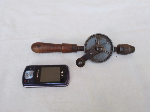 Buen Antiguo Taladro De Pecho De Mano, Chico, Funciona 0
