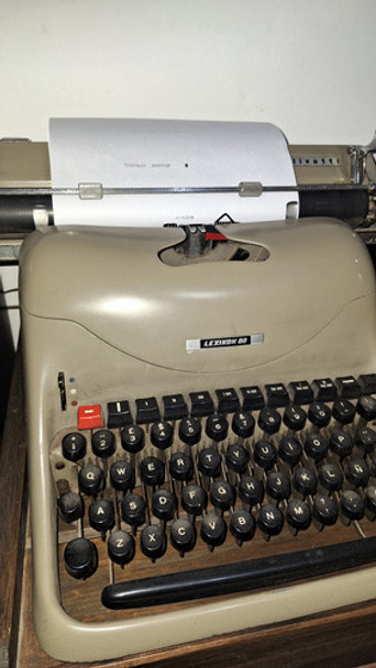 Maquina De Escribir Olivetti Lexikon 80 0
