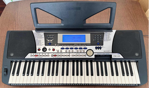 Yamaha Keyboard PSR 550 + Cover