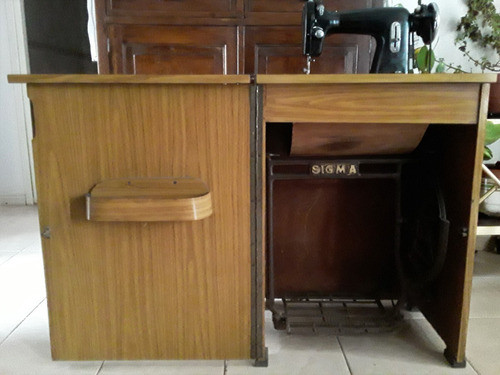 Antigua Maq, De Coser Sigma Con Mueble Contenedor 0
