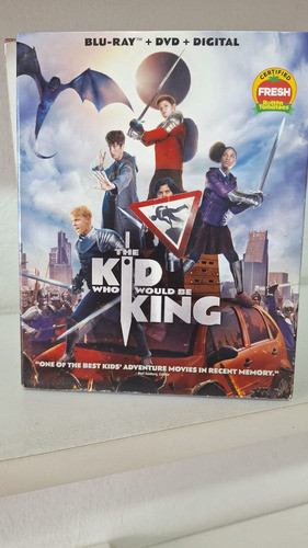 Blu-ray + Dvd - The Kid Who Would Be King 0
