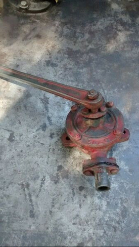 Llave De Paso Antigua De Fundición 0