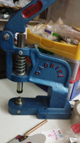 Máquina De Broches , Botones, Ojalillos, Etc 0