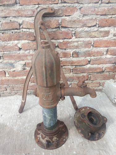 Bomba Antigua De Agua (decoración). 0