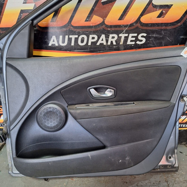 Tapizado Puerta Delantera Derecha Renault Fluence ---- Lee 0 Tapizado Puerta Delantera Derecha Renault Fluence ---- Lee 0