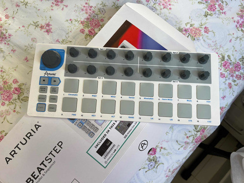 Arturia Beatsetp Sequencer 0