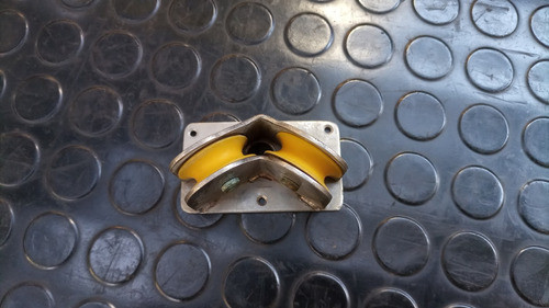 Roldanas Plásticas En Ángulo Base De Acero Inoxidable 0