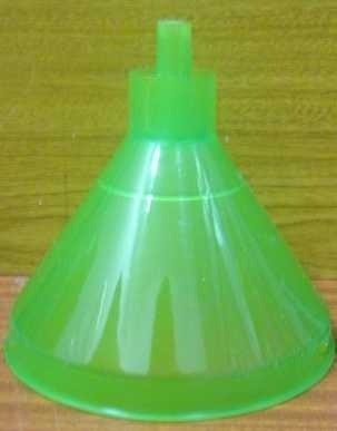 Embudo Plastico Grande 19 Cnt De Diametro  $ 0