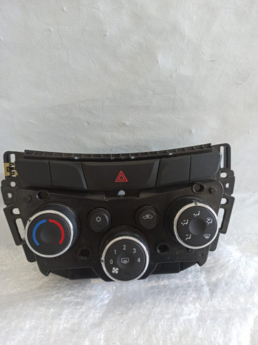 Comando Do Ar Condicionado Tracker 2018 (original) S/moldura 0
