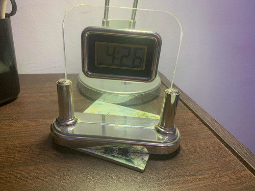 Reloj De Mesa Digital De Acrilico Ver Fotos Y Leer Descrip 0
