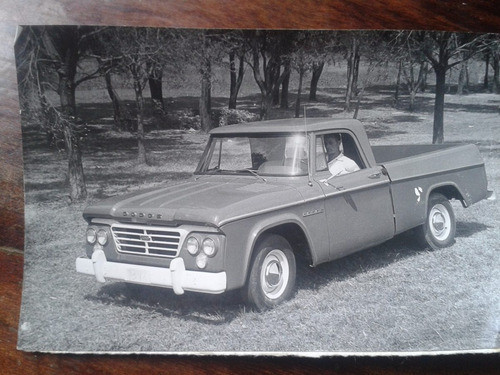 Foto Antigua Camioneta Dodge Chrysler 0