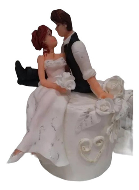 Adorno Para Torta Con Base Falsa Novios En Porcelana Fría 0