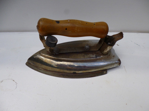 Plancha Antigua Electrica Antigua Marca Fadae Funciona 0