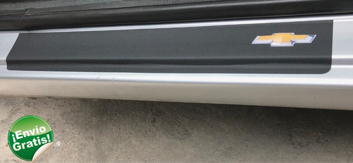 Cubre Zocalos Negros P/ Chevrolet S10 Accesorio E.gratis 0
